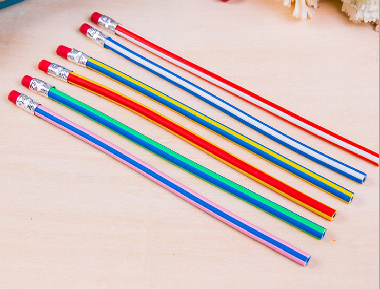 厂家直销 18cm软铅笔 彩条可弯曲铅笔