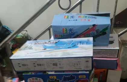 宝妈被推销上千件文具，付款不到30秒立即报警！