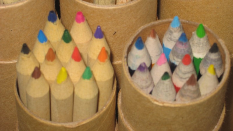 再生牛皮纸卷制彩色环保铅笔 纸铅笔套装 牛皮纸筒或黑色纸筒装